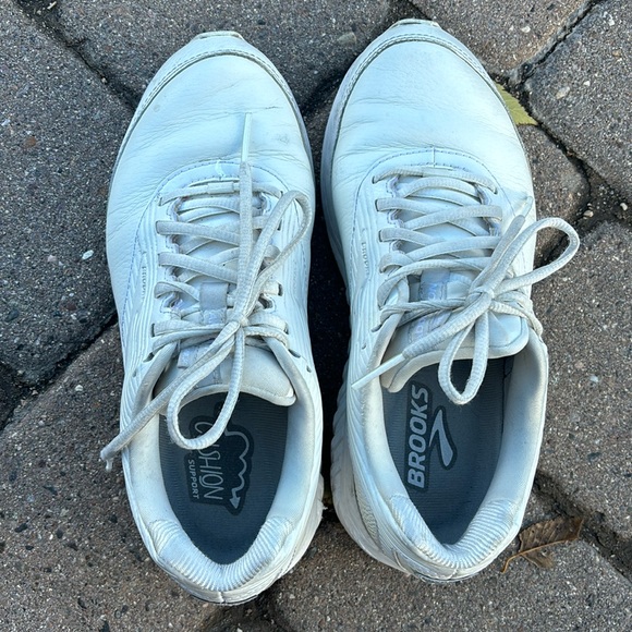 Brooks white sneakers - Picture 4 of 4